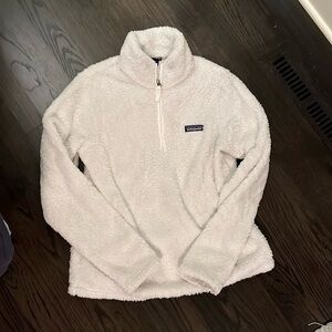 Patagonia fluffy white quarter zip
